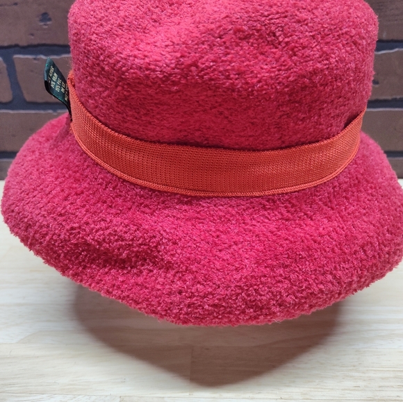 Signature Studio red bucket hat one size - Picture 8 of 11